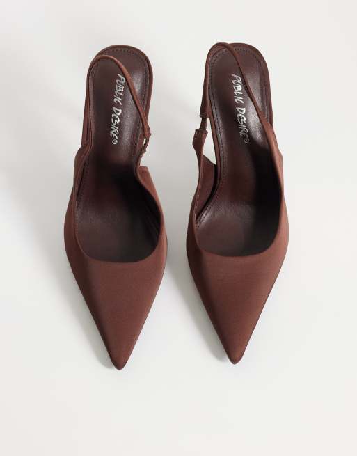 Public Desire Allure zapatos de salón slingback con tacón en satén marrón, 2 de 5