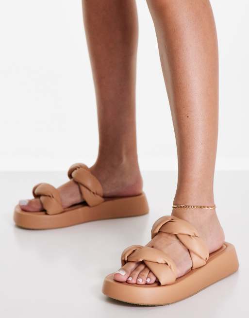 Public Desire - Amora - Sandalen met gevlochten bandjes en dikke zool in beige