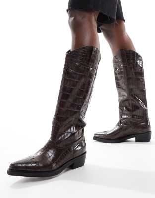 Public Desire - Apollop - Kniehohe Cowboystiefel in Kroko-Braun-Brown