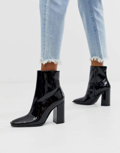 Public Desire – Ashton – Schwarz lackierte Ankle-Boots mit Blockabsatz