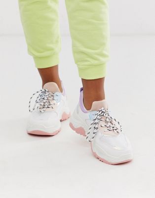 Public Desire – Boe – Vita grova sneakers med pastellfärgad detalj