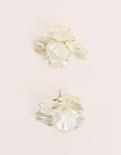 Public Desire Bridal Flower stud earring pearl in ivory, 3 of 3