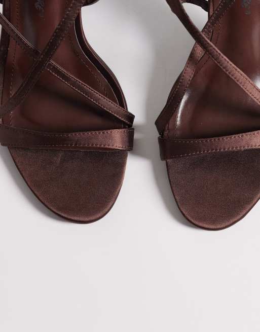 Public Desire – Bruna klacksandaler i satin, 2 av 4