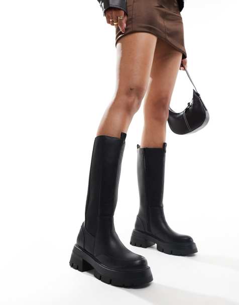 Public Desire – Bryant – Kniehohe Stiefel zum Hineinschlüpfen aus PU in Schwarz - view 1