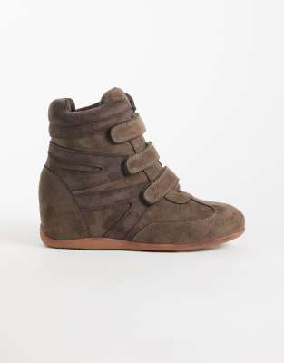 Sneakers 1