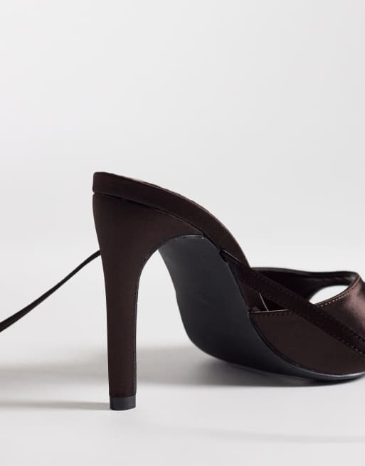 Public Desire - Caught On - Sandali con tacco color cioccolato allacciati sulla gamba, 3 di 4