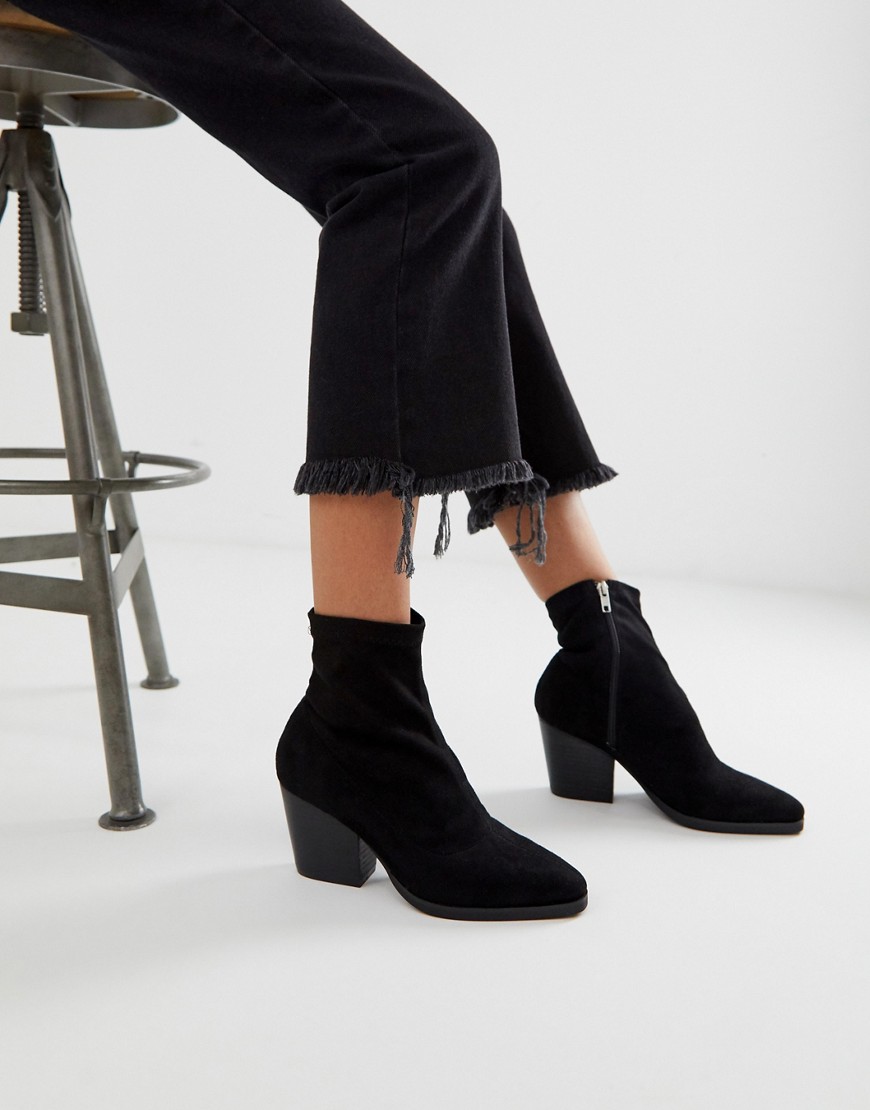 Public Desire – Charlie – Svarta sockboots i cowboy-stil