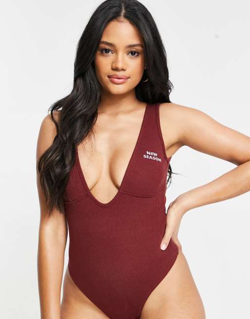 Public Desire - Chokoladebrun bodystocking med dyb udskæring og logo på brystet, 3 af 4