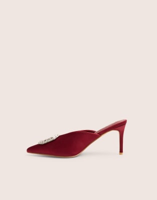  Classique broach embelishment mid heels mule in burgundy