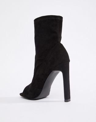 black toeless boots