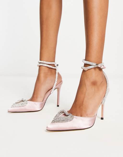 Public Desire – Cupid – Absatzschuhe aus rosa Satin mit verziertem Herzdetail