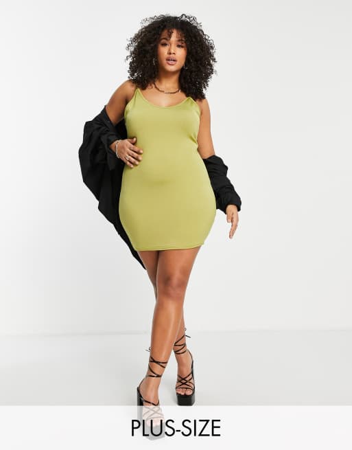 Public Desire Curve – Zweilagiges, weich fließendes Minikleid in Palmgrün mit tiefem Rückenausschnitt