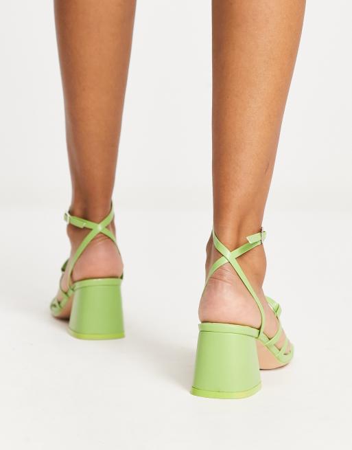 Public Desire – Dayla – Schuhe aus Lackleder in Minzgrün mit mittelhohem Absatz, 2 von 4