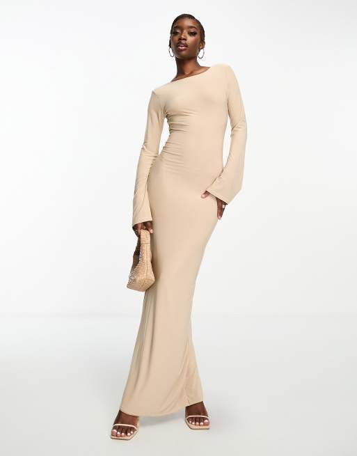 Public Desire – Doppelt gefüttertes Maxikleid in Sand mit Rückenausschnitt