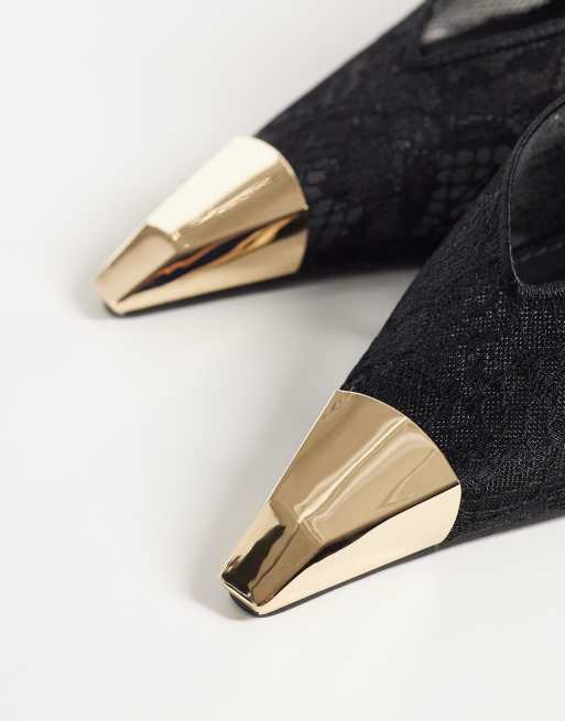 Public Desire Edie pumps med hæl og guldtåhætte i sort blonde, 2 af 4