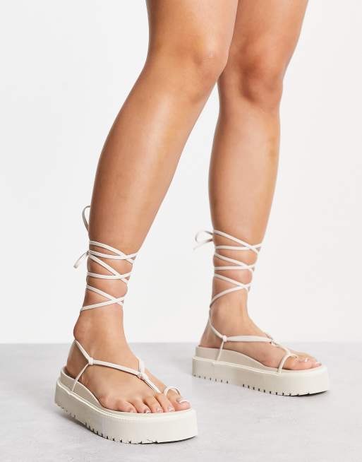 Public Desire - Elevate - Sandalen met hak en strik in doorzichtig en beige, 4 van 4