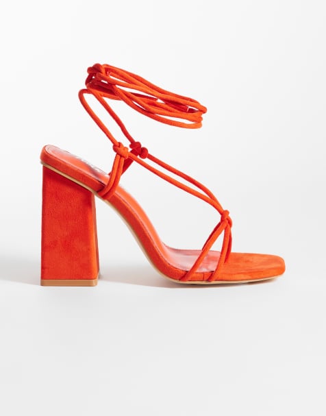 Public Desire – Elira – Sandalen in Rot mit Blockabsatz und Beinschnürung - view 1