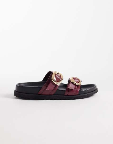 Public Desire – Emery – Vinröda, platta sandaler med dubbla spännen - view 1