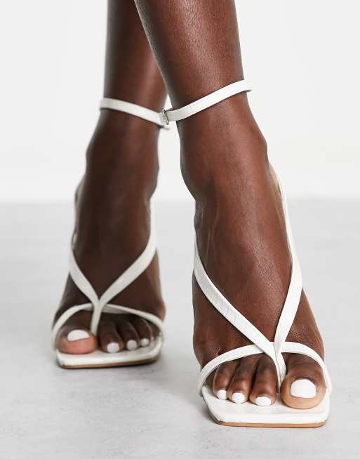 Public Desire - Emilia - Sandales à talon effet croco avec bout carré - Blanc, 3 de 4