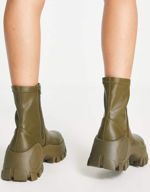 Public Desire Exclusive – Nile – Oliwkowe botki na grubej podeszwie z bieżnikiem , 2 z 4
