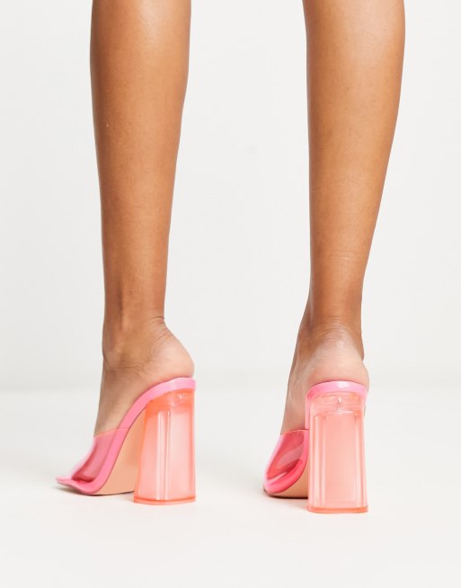 Public Desire – Exklusivt – Aylo – Chockrosa klackskor, 2 av 4