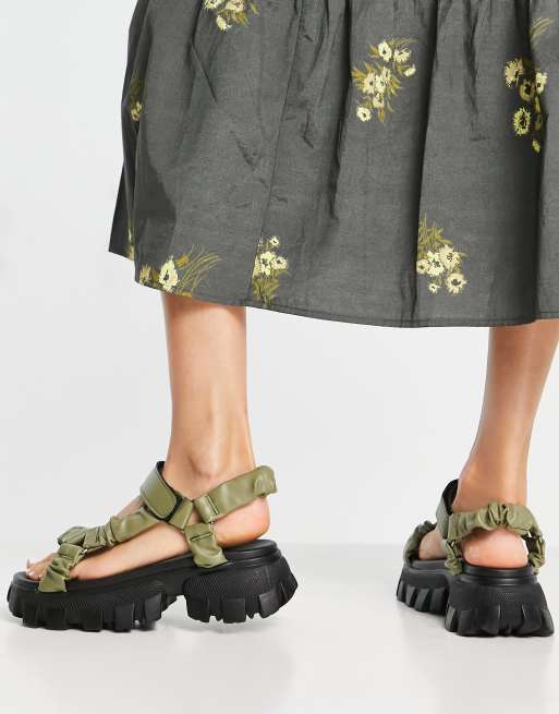 Public Desire – Expectation – Olivgröna grova sandaler, 4 av 4