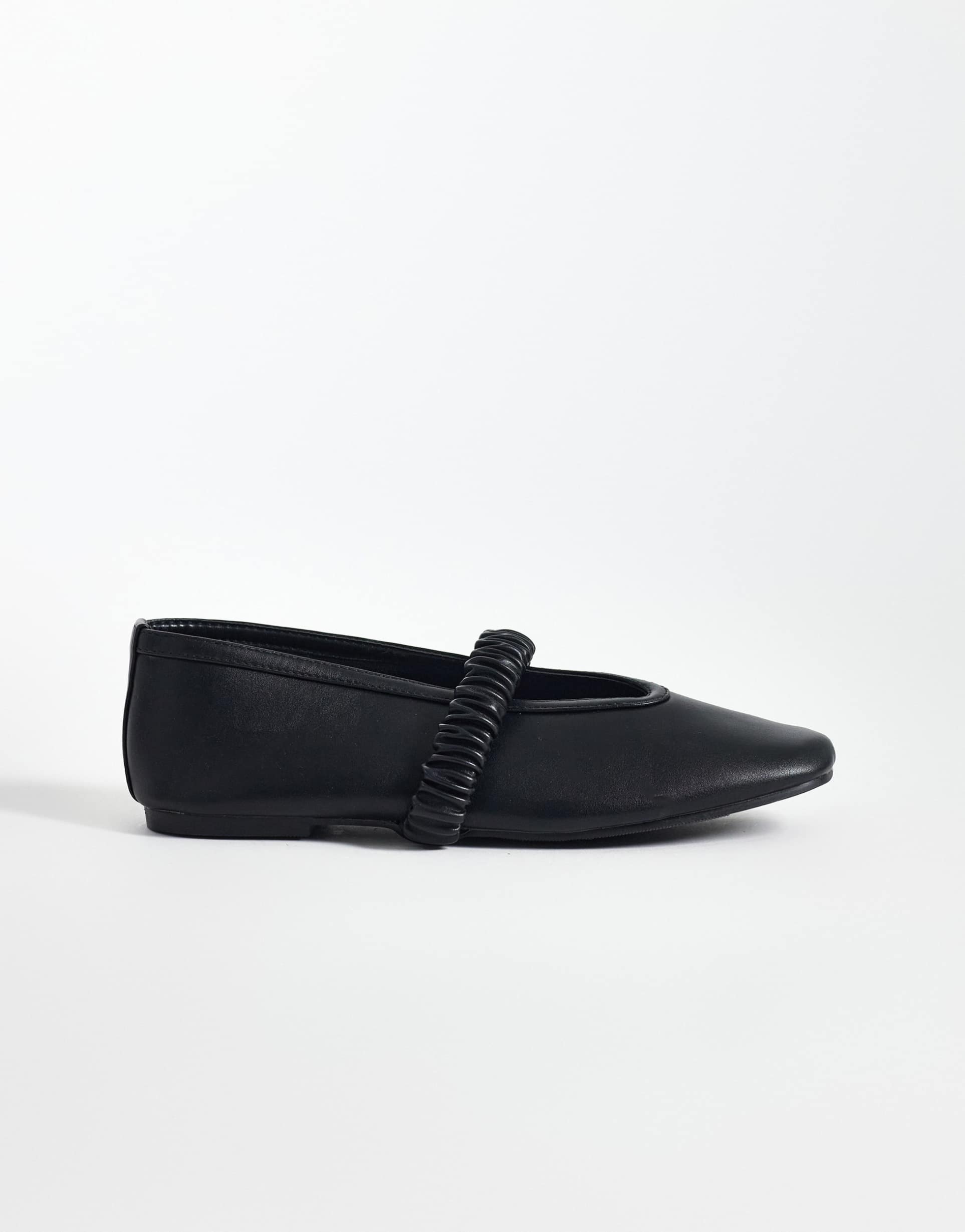 public desire frida ballet flats in black
