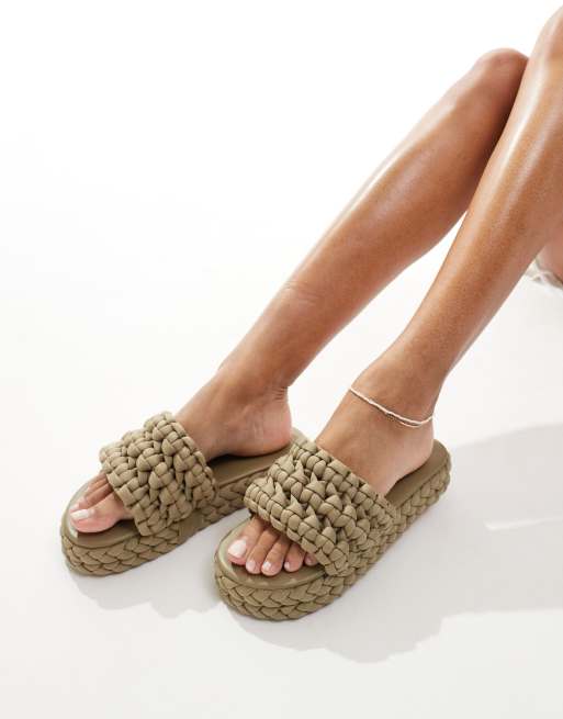 Public Desire – Hattie – Flache Gewebe-Slider in Khaki