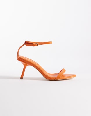  heeled sandals 