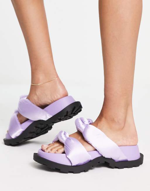 Public Desire – Kiwi – Syrénlila, vadderad, grova sandaler med knutar