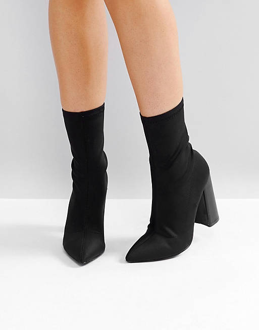 Public Desire – Libby – Schwarze Stretch-Stiefel aus Textil mit Absatz