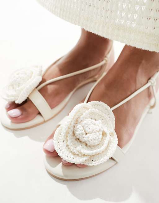 Public Desire - Magnolia - Sandali bassi crema con rosellina, 2 di 4