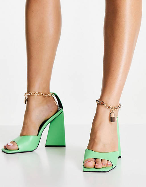 Public - Maisie - Grønne sandaler med blokhæl og kædestrop om anklen | ASOS