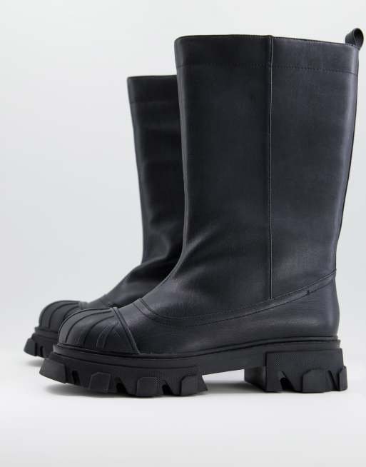 Public Desire – Man Ajax – Regenstiefel mit Zehenkappe in Schwarz