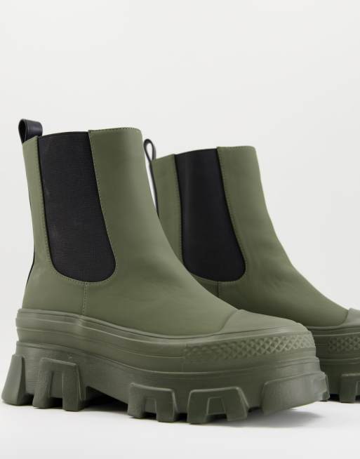 Public Desire – Man Crane – Kakigröna, grova chelseaboots