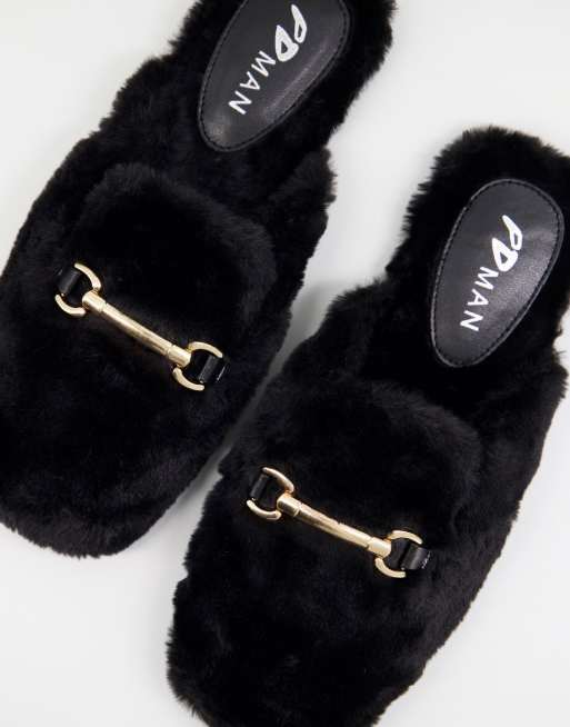 Public desire fluffy store slippers