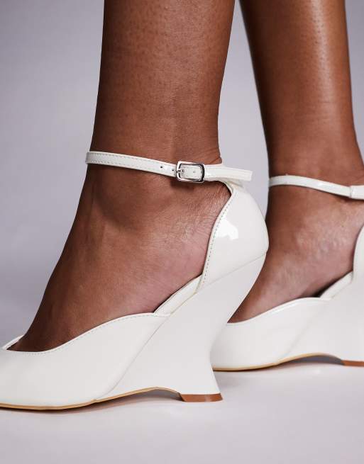 Public Desire Mannequin wedge heeled pointed shoes in white patent, 4 of 4