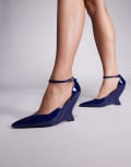 [Public Desire] Public Desire Mannequin wedge heeled pointed toe shoes in navy patent 36 Navy patent
