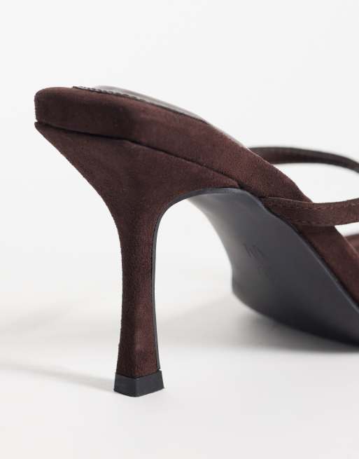 Public Desire Maple sandali con tacco a infradito in suedette color cioccolato, 2 di 5