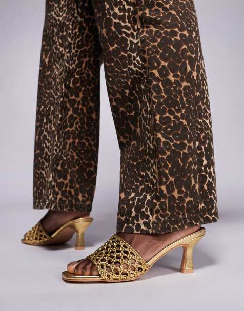 Public Desire - Maribelle - Geweven muiltjes-sandalen met kittenhak in goud - view 1