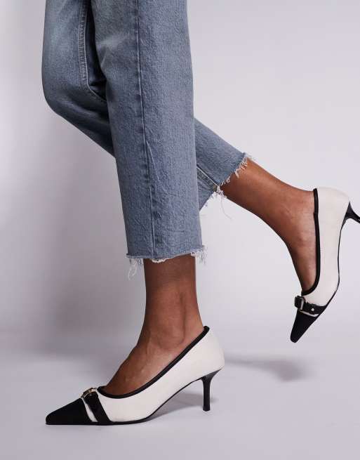 Public Desire - Mera - Pumps met kitten hakken en gesp in crème, 2 van 4