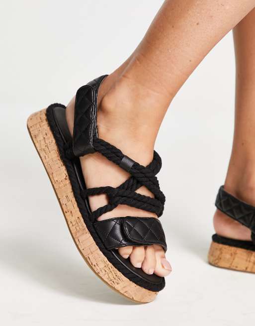 Public Desire – Miami – Gesteppte Sandalen in Schwarz mit Kordeldetails und flacher Plateausohle
