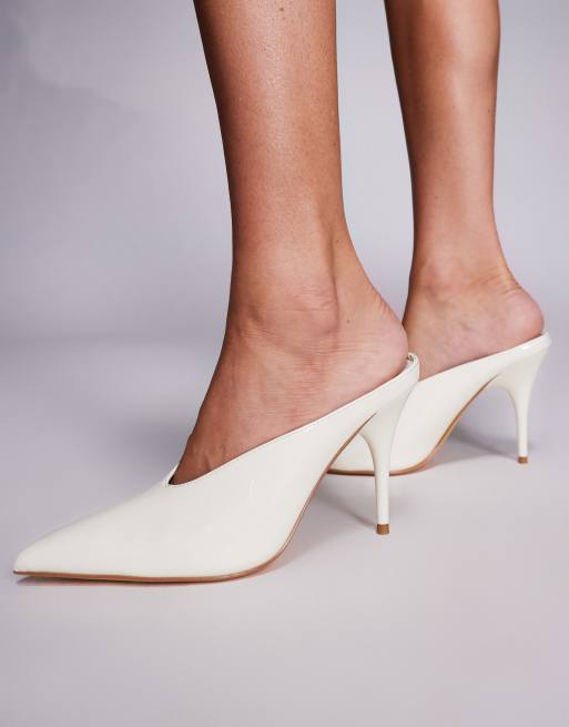 Public Desire - Offwhite pumps med spids tå i patentlæder, 3 af 4