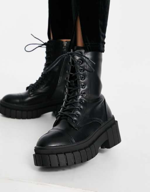 Public Desire - Omega - Stivaletti stringati con suola spessa, colore nero
