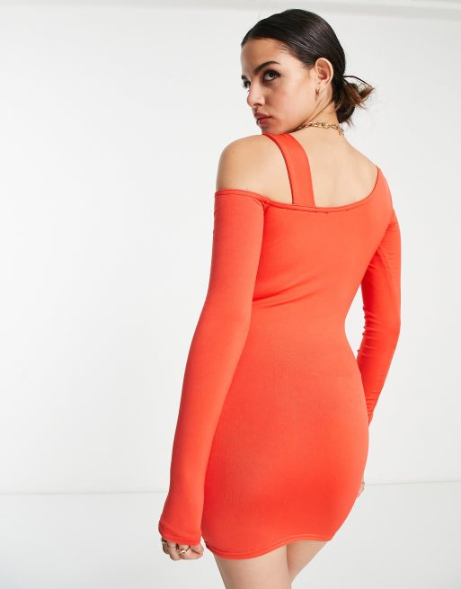Public Desire – Orange tajt miniklänning i två lager med cold shoulder-design, 2 av 4
