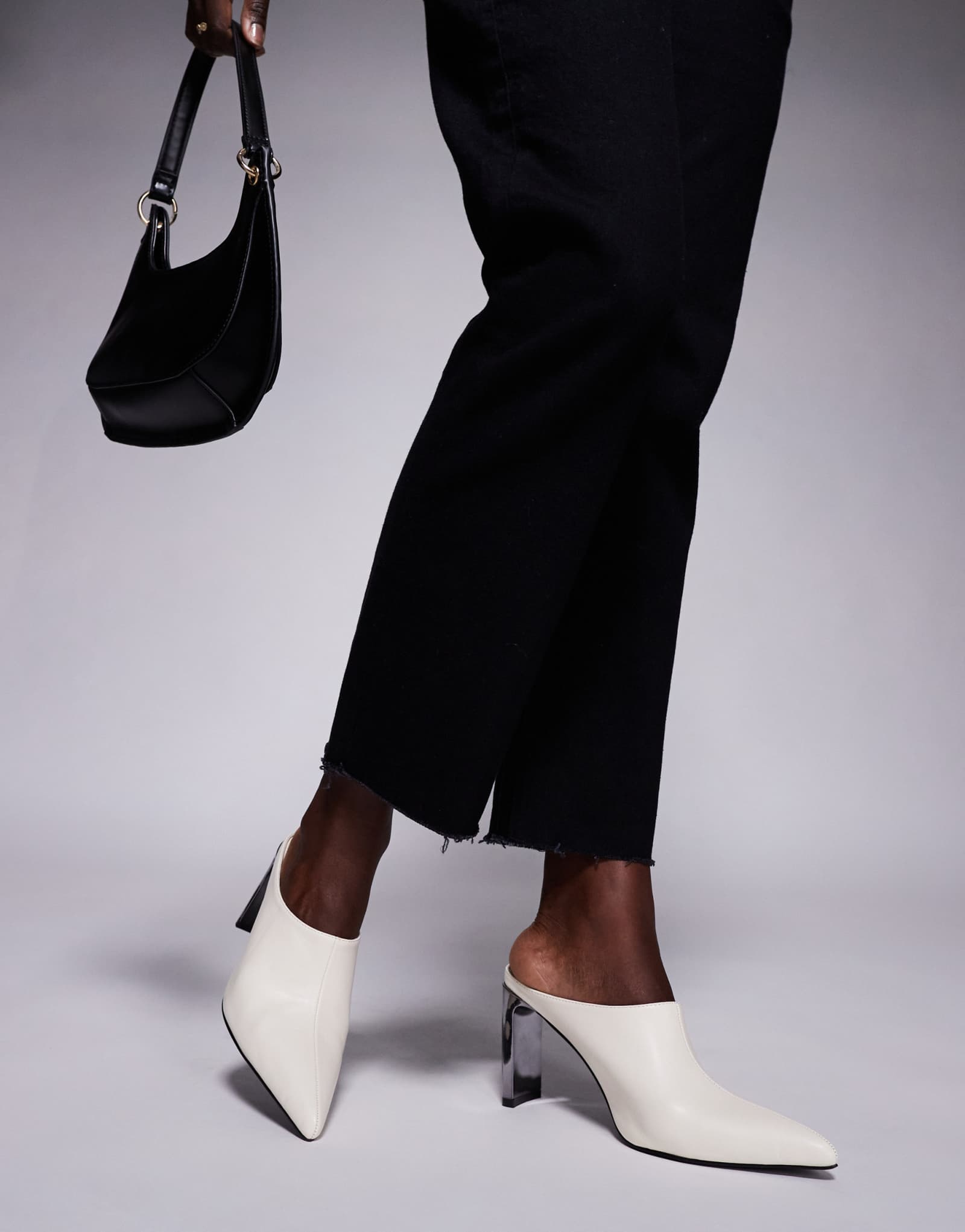 Публичное желание Орианны - остроконечные мулы в сливках