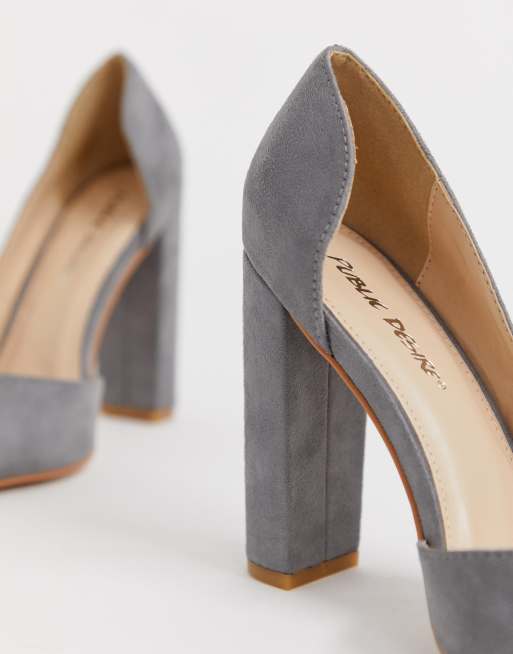 Gray block outlet heel pumps