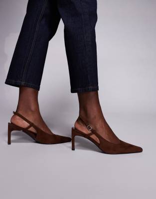 Public Desire - Salsa - Schuhe aus Wildlederimitat in Braun mit Fersenriemchen und Kitten-Absatz-Brown