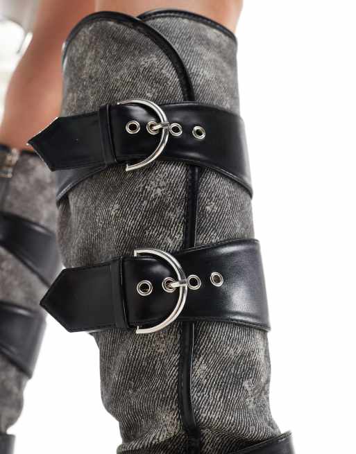 Public Desire - Samurai - Bottes hauteur genou en jean à petits talons et boucles - Noir délavé, 3 de 4