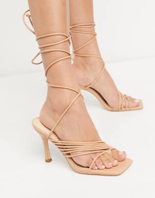 Public Desire - Sandalen met hak en meerdere bandjes in beige |  Corea-embajadaShops